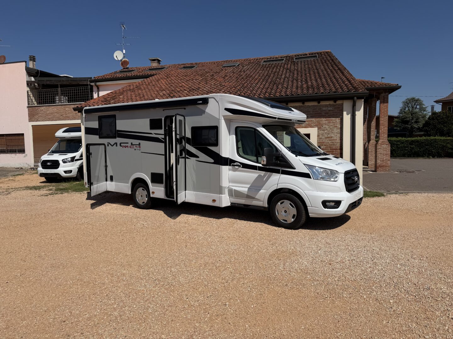 McLouis MC4 370